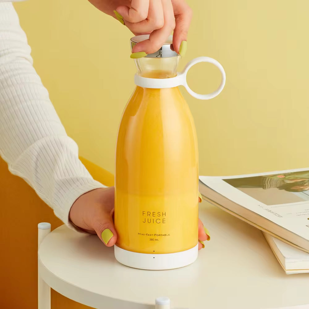 350 ml Portable Electric Blender, Rechargeable Mini Fruit Juicer with 4 Blades