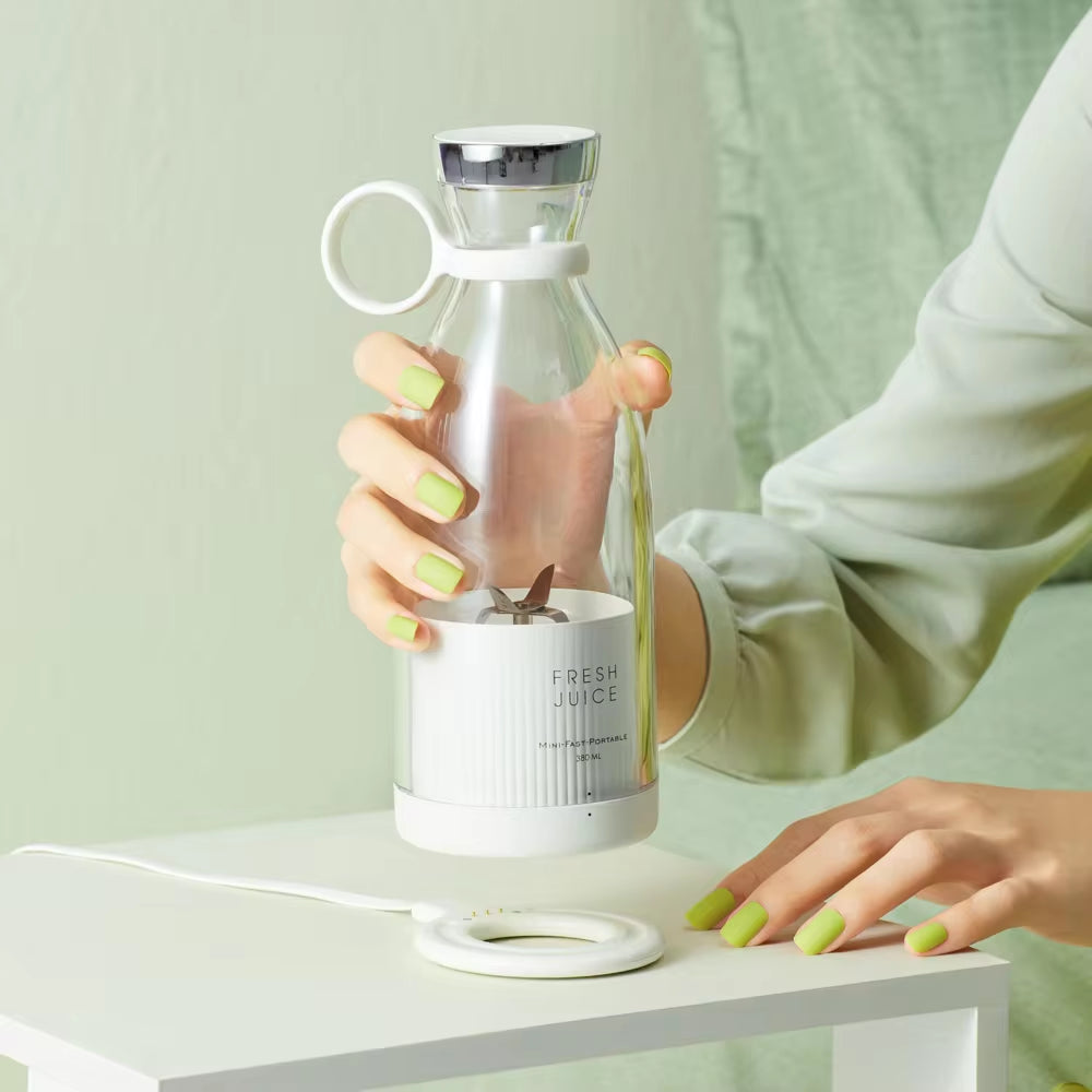 350 ml Portable Electric Blender, Rechargeable Mini Fruit Juicer with 4 Blades