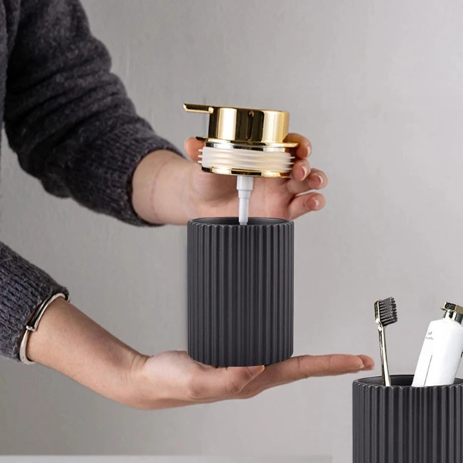 Farmhouse Foam Soap Dispenser Set